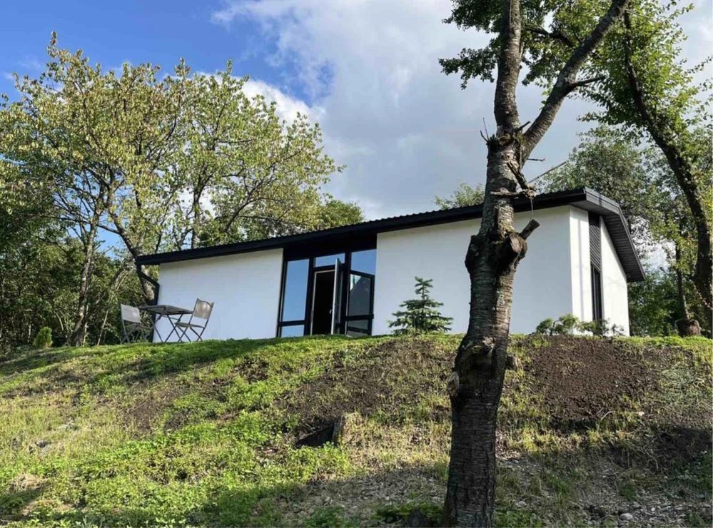 2-room apartment in a building + 9 acres of land