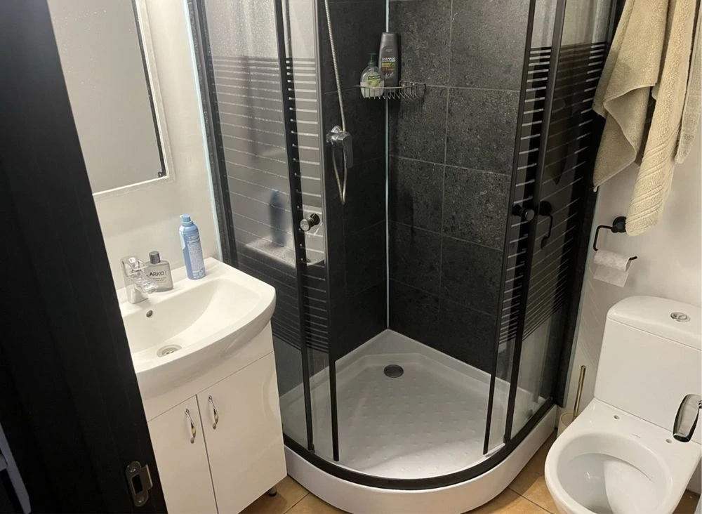 2-room apartment in a building + 9 acres of land