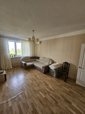 Nice 3-bedroom apartment
3 minutes walk to Metro Oleksiyivska