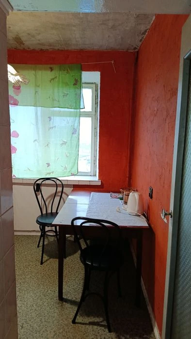 3 rooms near the Circus, Center, Levada metro station