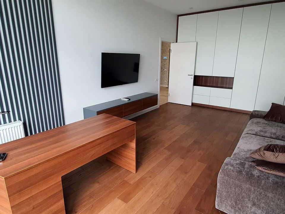 Apartment. Mikils'ko-Slobids'ka Street, Kyiv