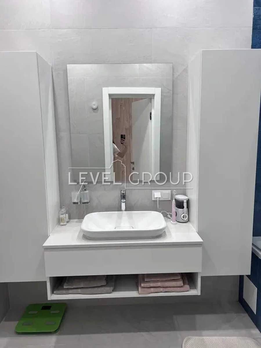 One-bedroom apartment for sale in Greenville Park/ Mykola