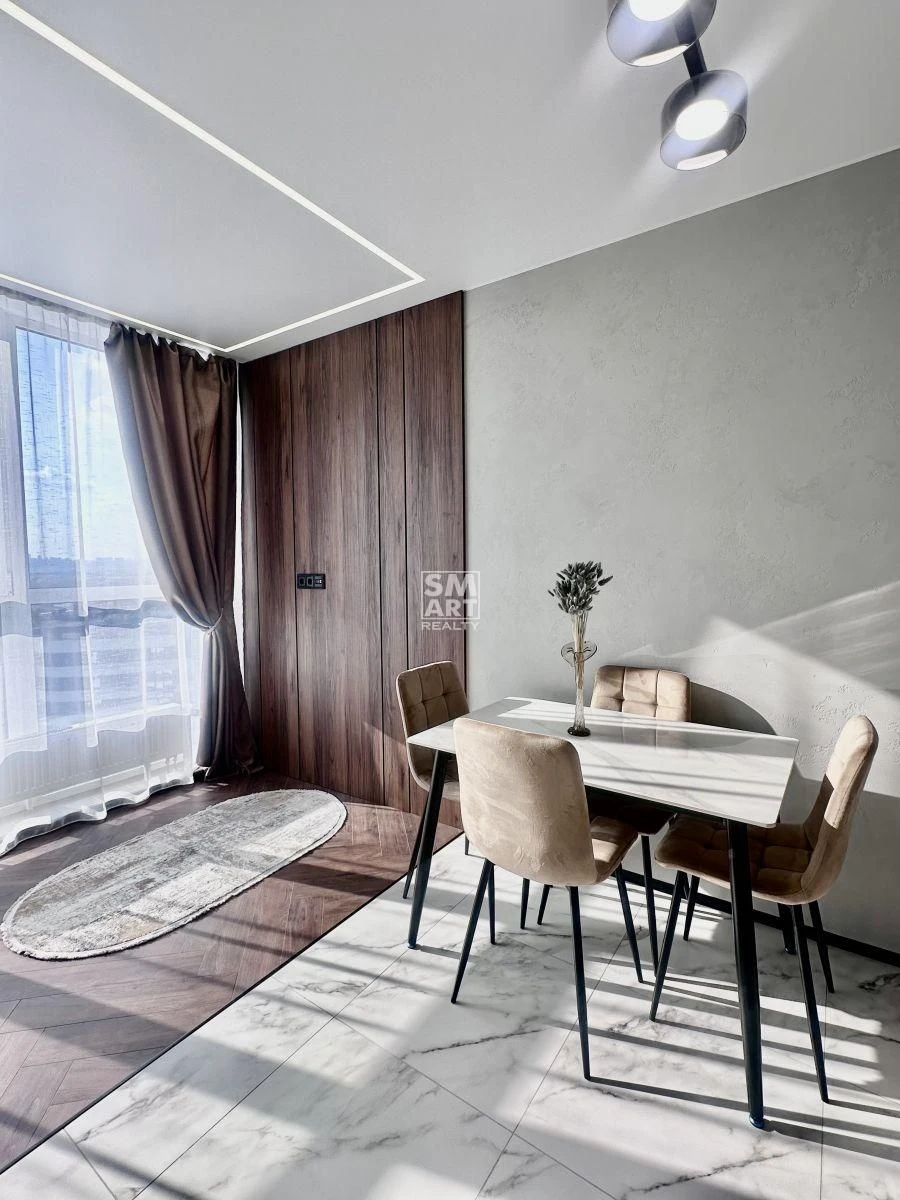 No Commission 1-Bedroom Apartment in "Parkovy Ozero 2" Complex - Renovated, Certificate