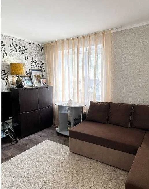 I am selling a studio apartment of 25m2 in New Buildings, Palace of Sports.