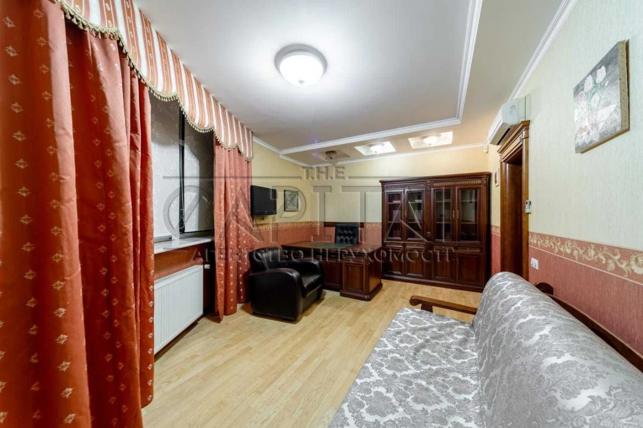 3 Predslavinaya 31/11, Metro Palace Ukraine, Pechersky District