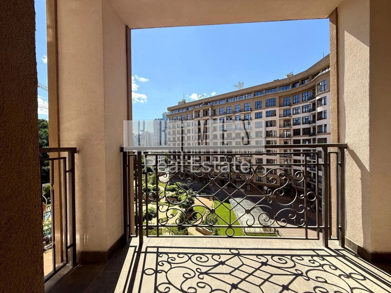 Apartment for Sale in Residence 52 Perлина, вул. Бойчука 19A, 100 sq m