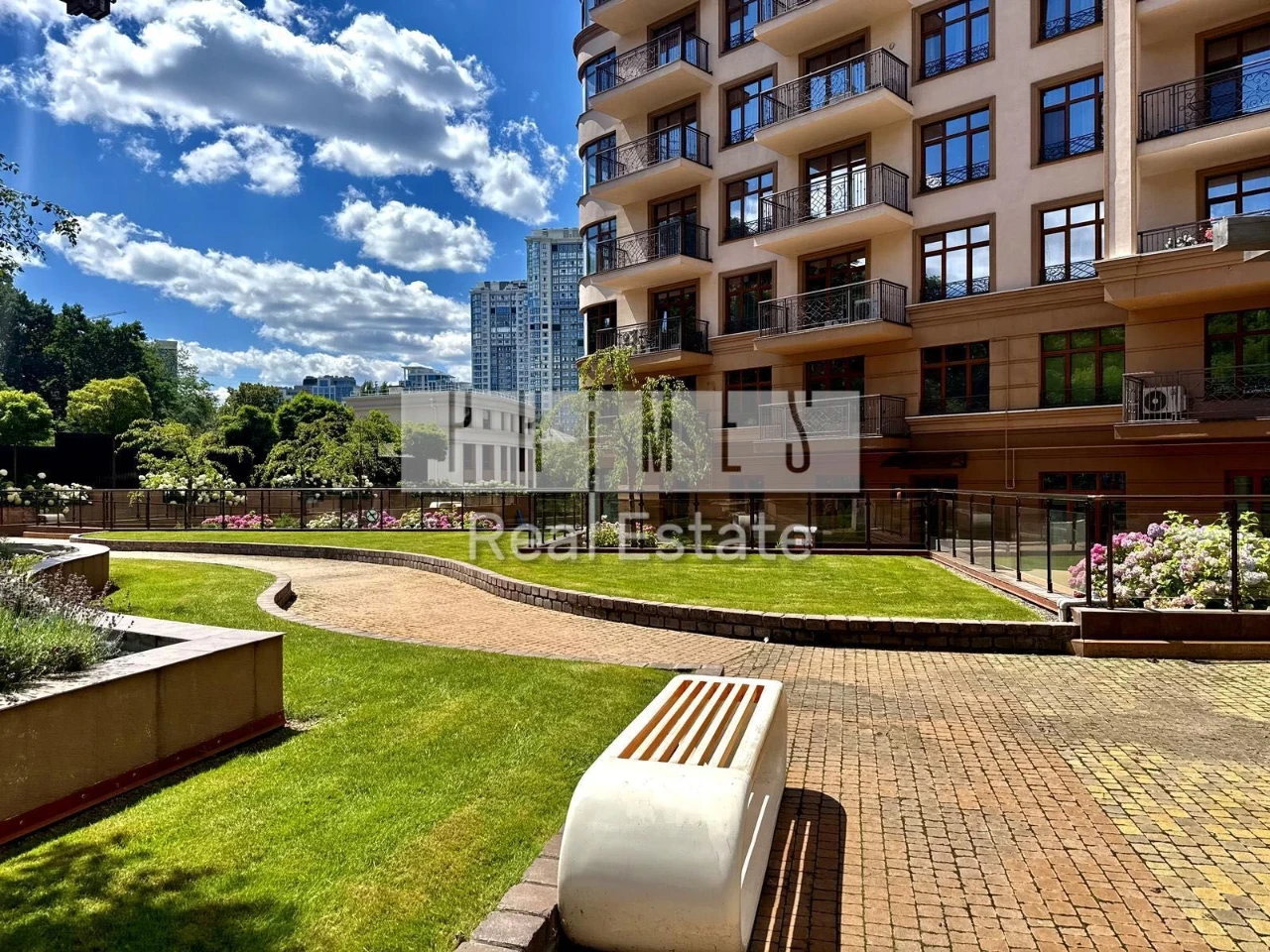 Apartment for Sale in Residence 52 Perлина, вул. Бойчука 19A, 100 sq m
