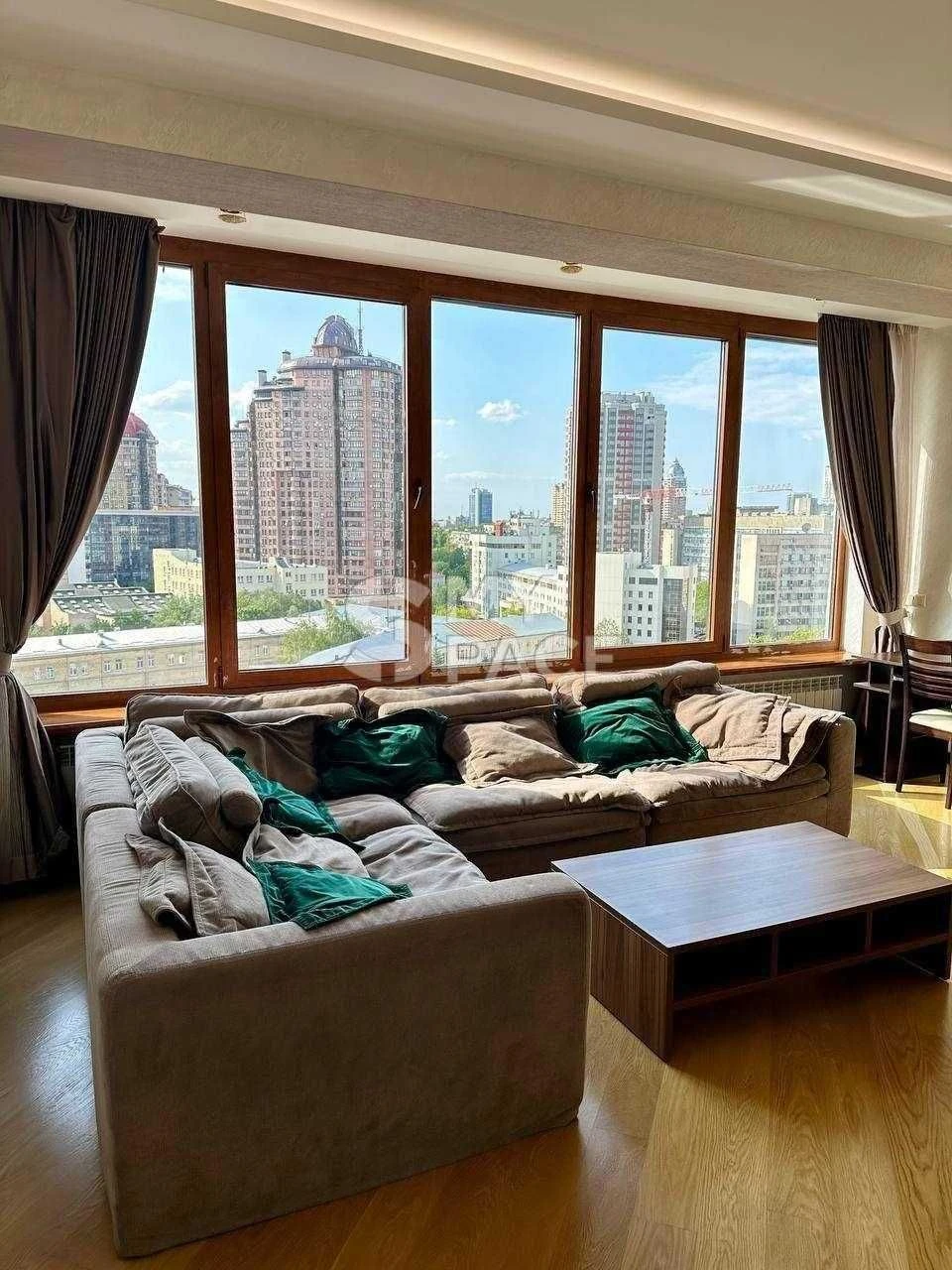 Продаж 3-кімнатної квартири в ЖК "Панорама на Печерську" вул. Євгена