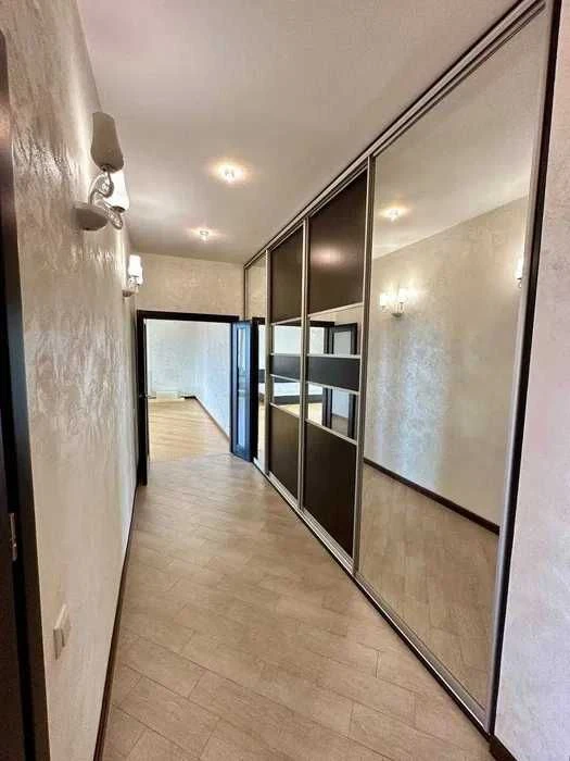 Продаж 3-кімнатної квартири в ЖК "Панорама на Печерську" вул. Євгена