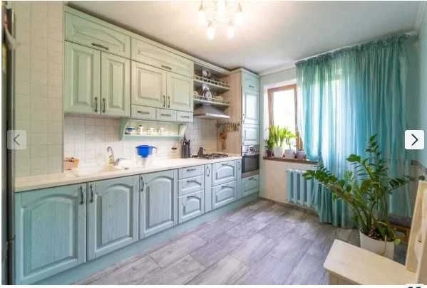 4-кімнатна квартира на Ген. Петрова, червоний цегла, спецпроєкт.