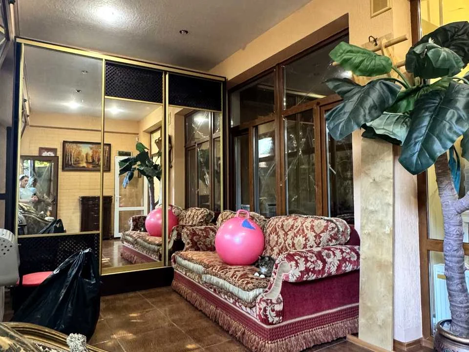 House. Odessa, Urozhayna
