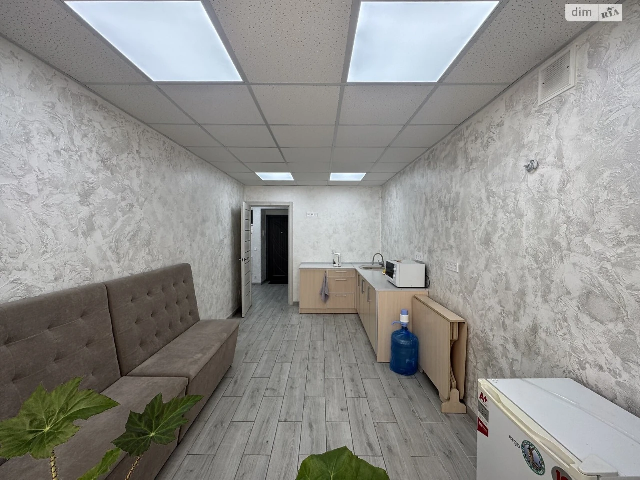For Sale: Two-Room Apartment in Vishenka