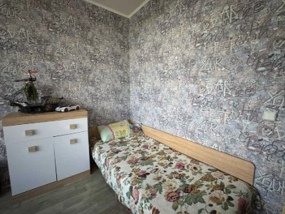 For sale 2-room apartment on Zhukovsky Ave., 3