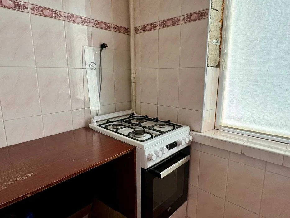 For sale 2-room apartment on Zhukovsky Ave., 3
