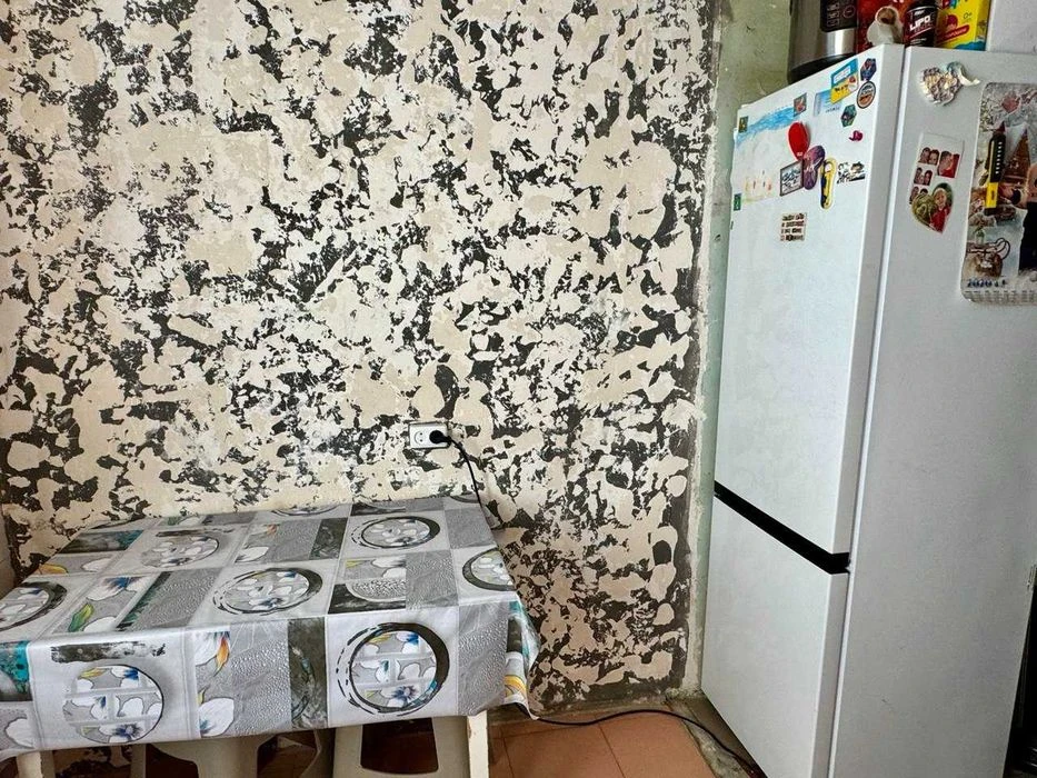 For sale 2-room apartment on Zhukovsky Ave., 3