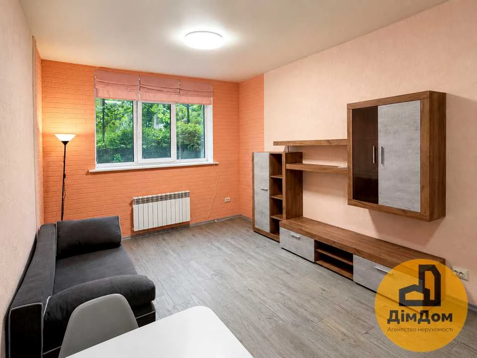 Apartment. Kyiv, Kam'yanska st.