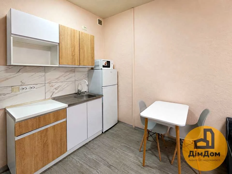 Apartment. Kyiv, Kam'yanska st.