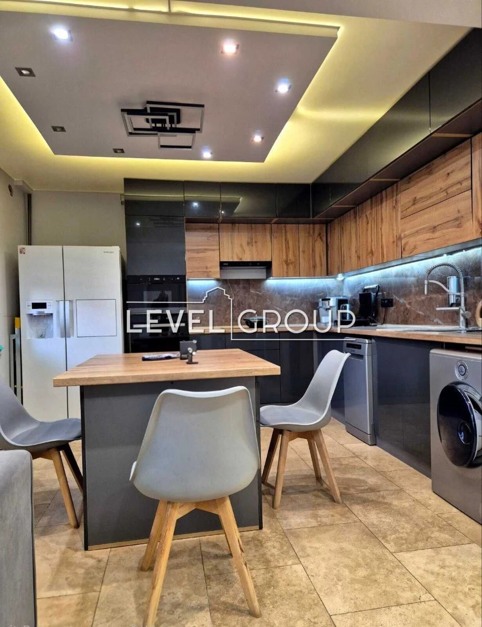 Sale of a 3-bedroom apartment at вул. V'yacheslava Chorn
