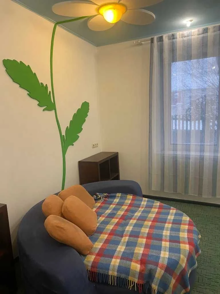 For Sale: 5-room house in the center, M. Hrushevsky area, 5 acres