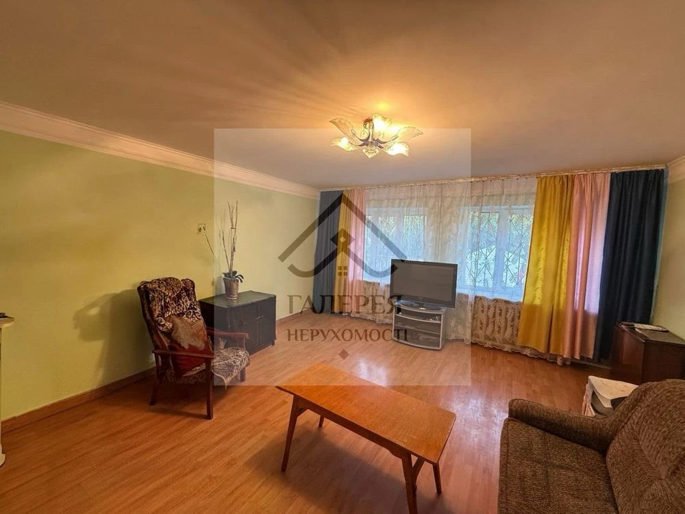 For sale, two-story house 150m2 + garage 19m2 + basement 18m2.