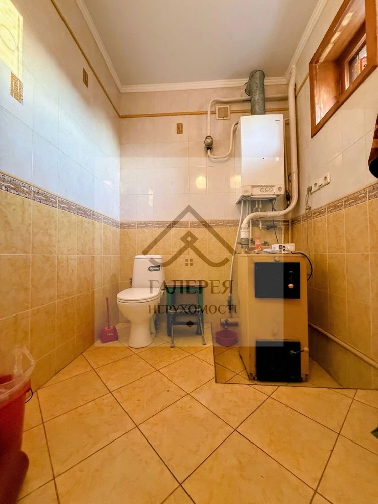 For sale, two-story house 150m2 + garage 19m2 + basement 18m2.