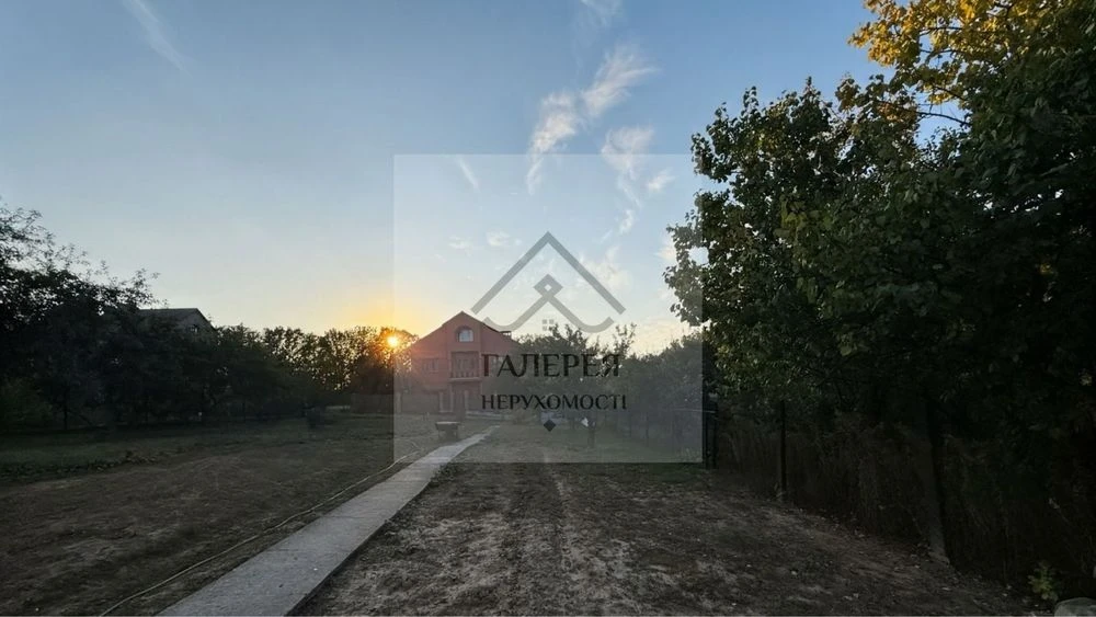 For sale, two-story house 150m2 + garage 19m2 + basement 18m2.