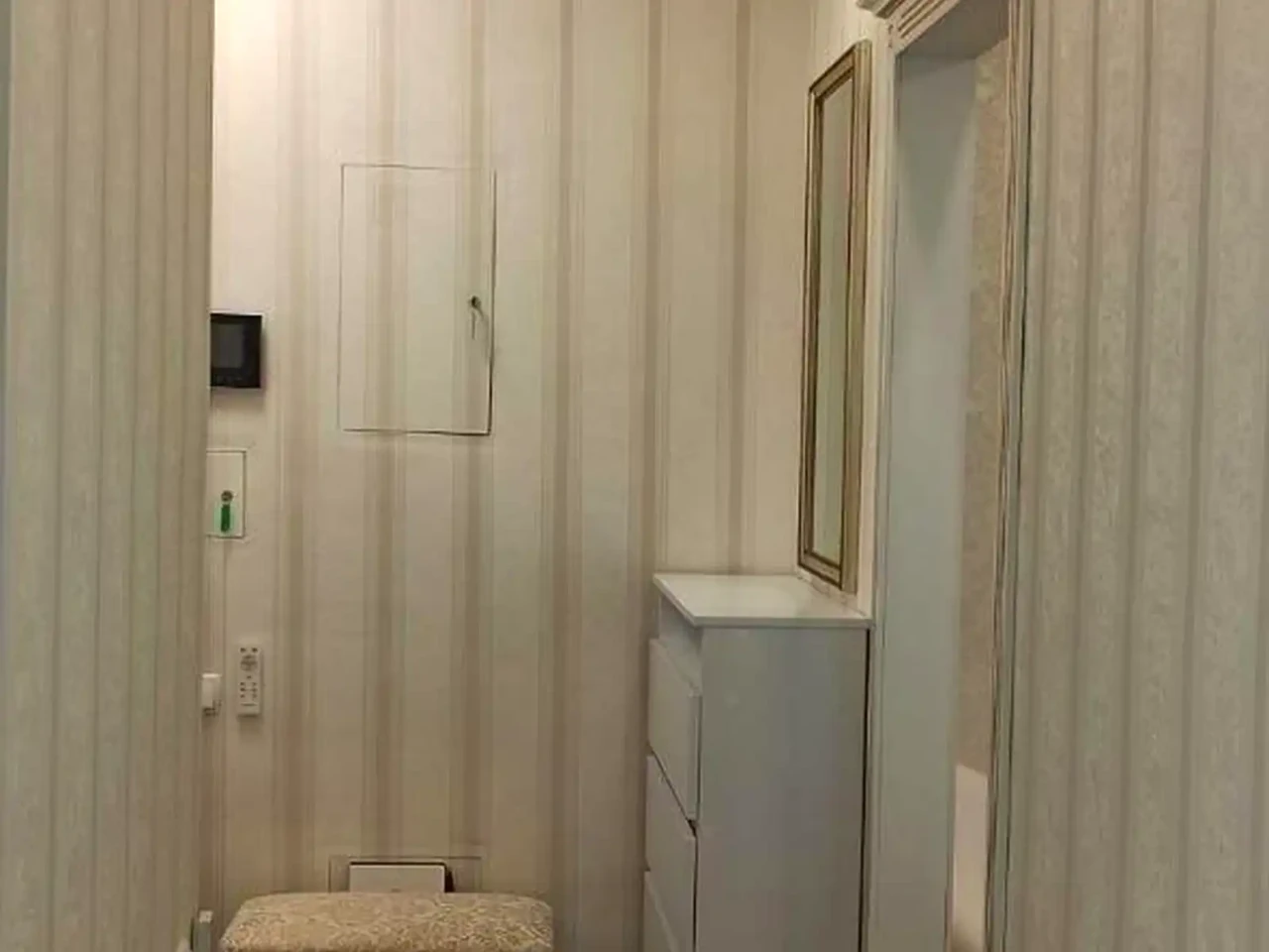 Rent 2-room apartment 50 m² on the 5th floor.