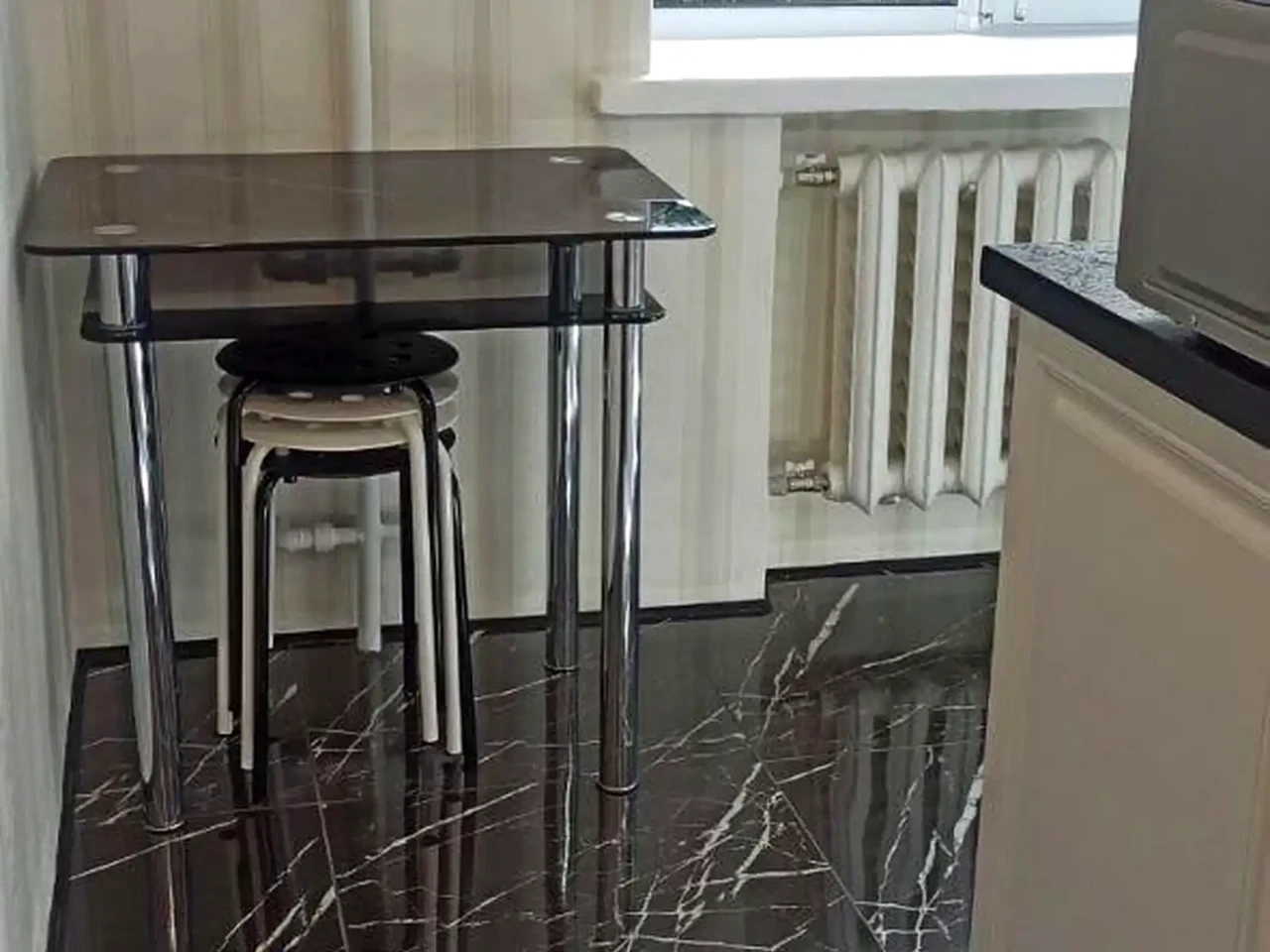 Rent 2-room apartment 50 m² on the 5th floor.