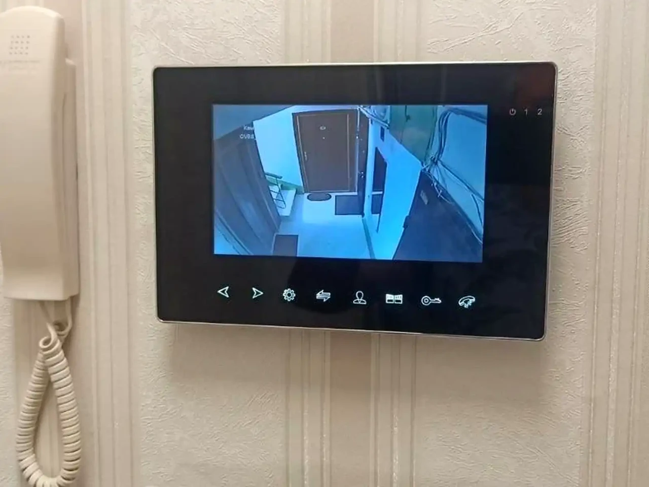 Rent 2-room apartment 50 m² on the 5th floor.