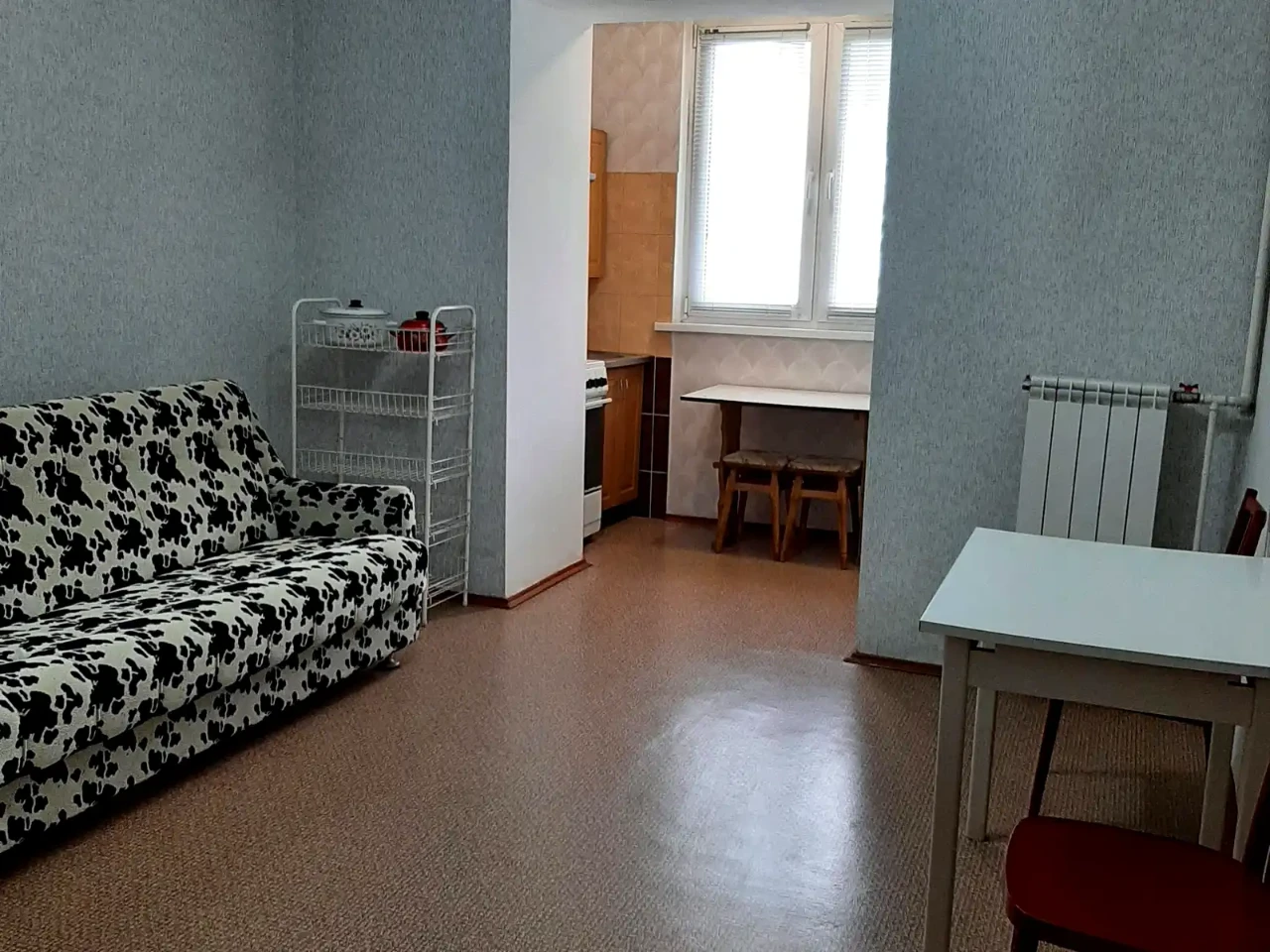 Rent 1-bedroom apartment 50 sq m on the 5th floor of a 12-story building.