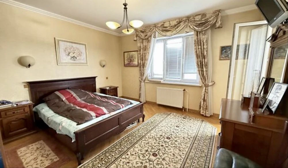 Sale of a 3-room apartment, 11/17, 96 sq.m., Akademika Veradenskogo 57, ме