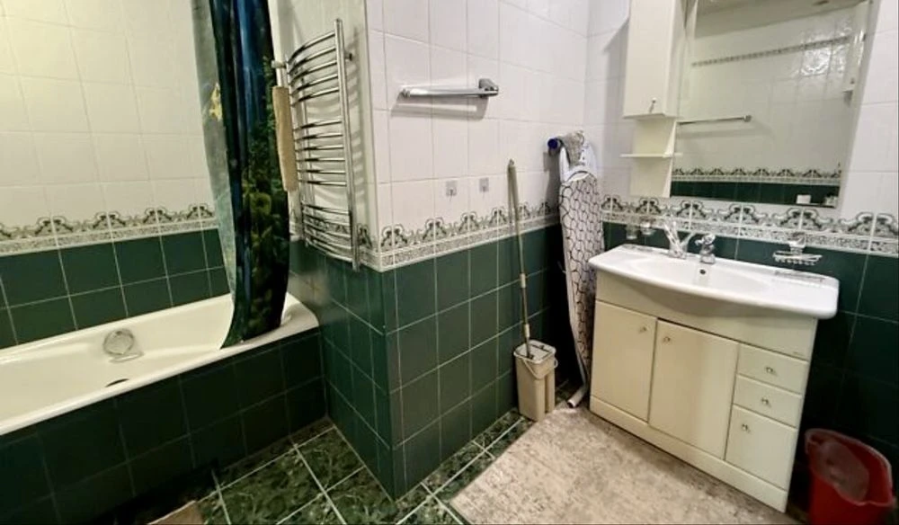 Sale of a 3-room apartment, 11/17, 96 sq.m., Akademika Veradenskogo 57, ме