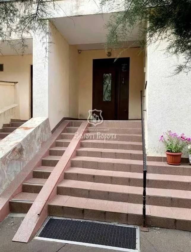 Sale of a 2-bedroom apartment 64.5 m² | Poznyaki, 10 min to metro | Vyshnakiv