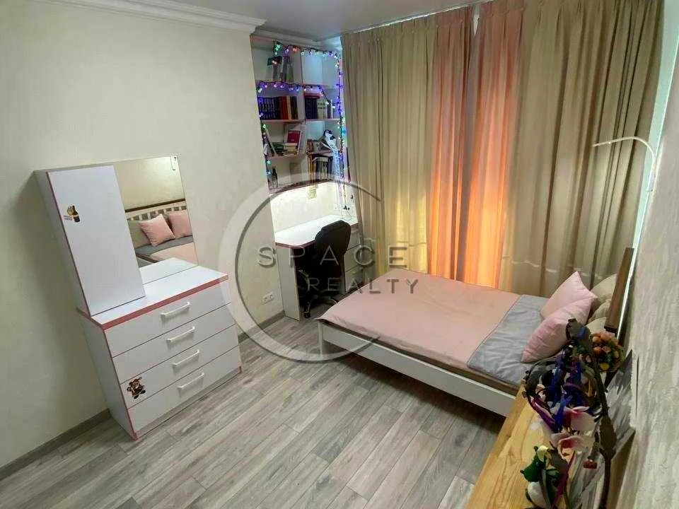 Будинок. Київ, Автопаркова вул.