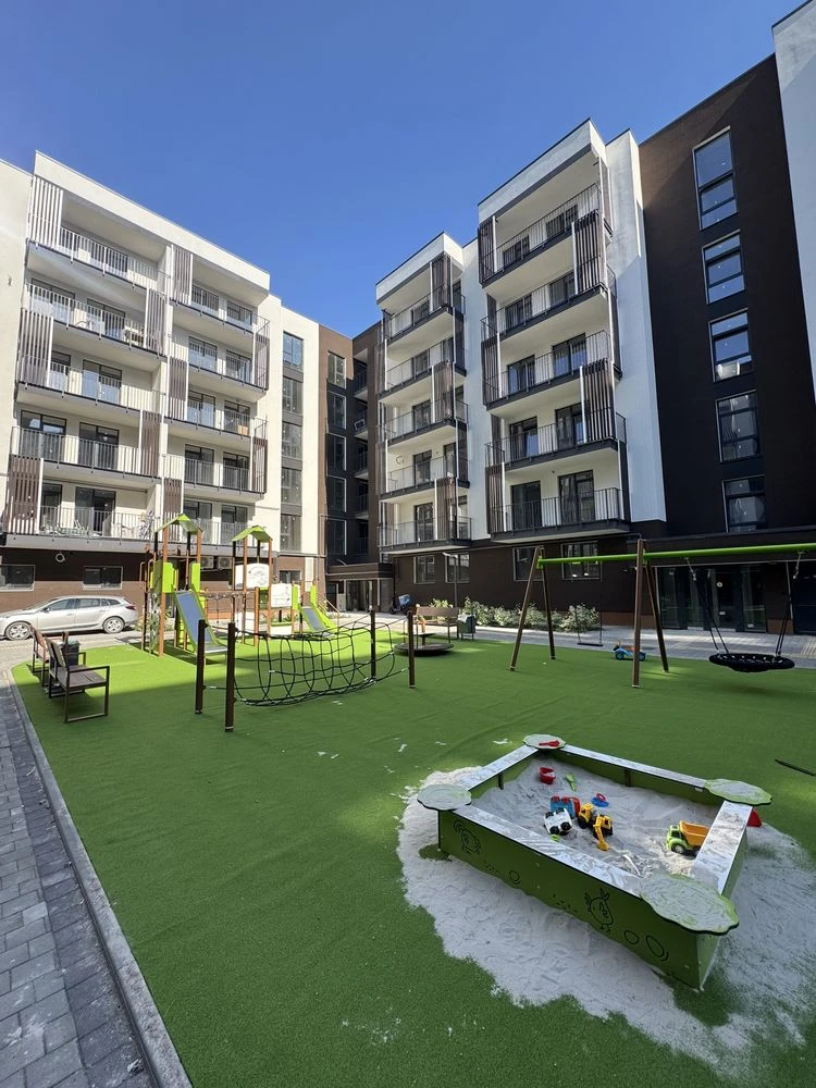 Sale of a 1-room + kitchen-studio apartment with a balcony! Near