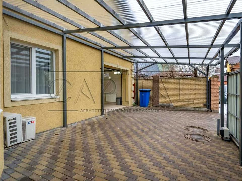 House. Address: Sadova str., Kyiv