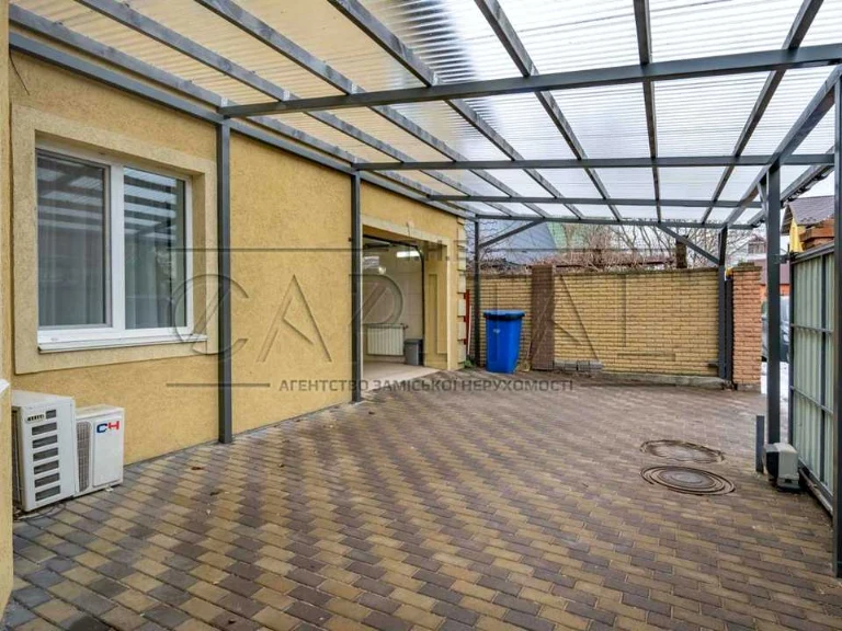 House. Address: Sadova str., Kyiv
