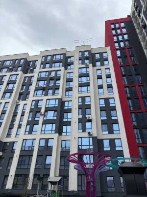 Просторная сданная трехкомнатная квартира в ЖК Main House_M