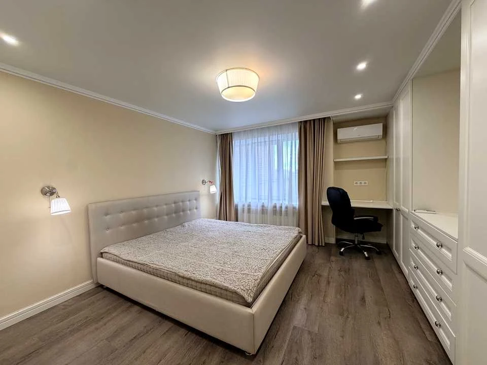 Apartment. Antonovicha st.
