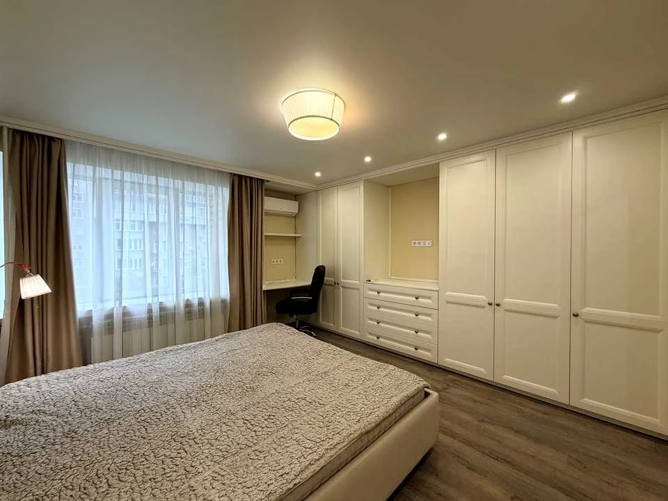 Apartment. Antonovicha st.