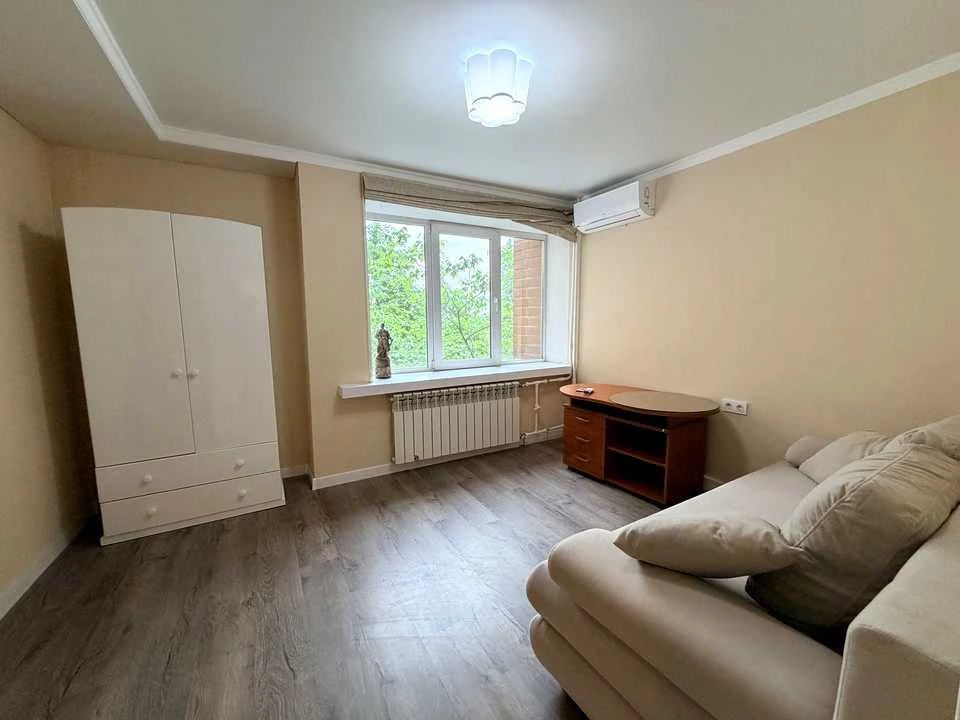 Apartment. Antonovicha st.