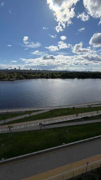 Sale of a 3 (2) room apartment in the residential complex Rusanivska Gavan, 103.2
