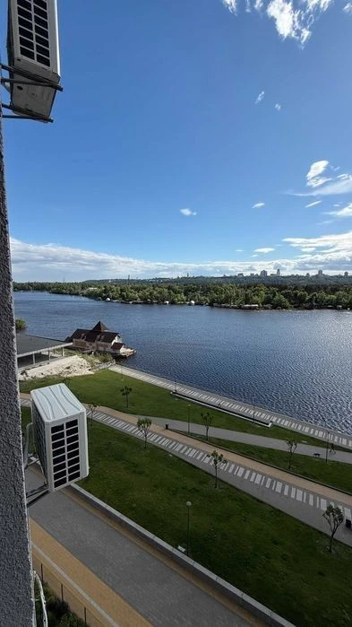 Sale of a 3 (2) room apartment in the residential complex Rusanivska Gavan, 103.2
