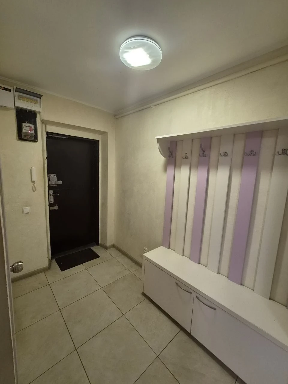 For sale 1-bedroom apartment at O. Polya 98a