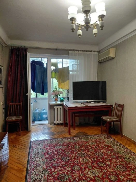 Продажа 2-комнатной метро Зверинецкая