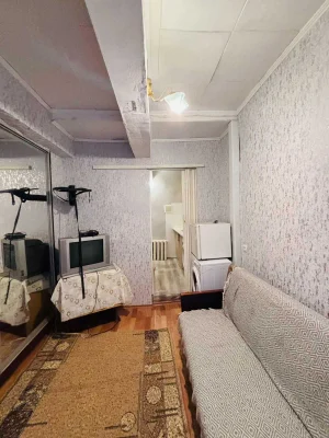 For Sale 1 Room Apartment on Nyzhynska Soborna Square Street