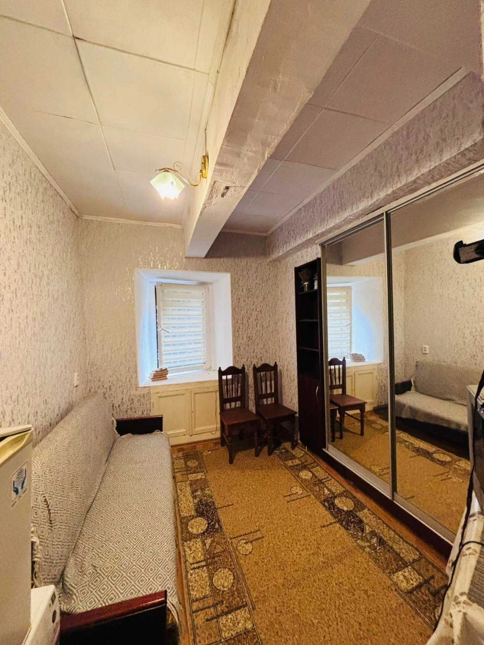 For Sale 1 Room Apartment on Nyzhynska Soborna Square Street