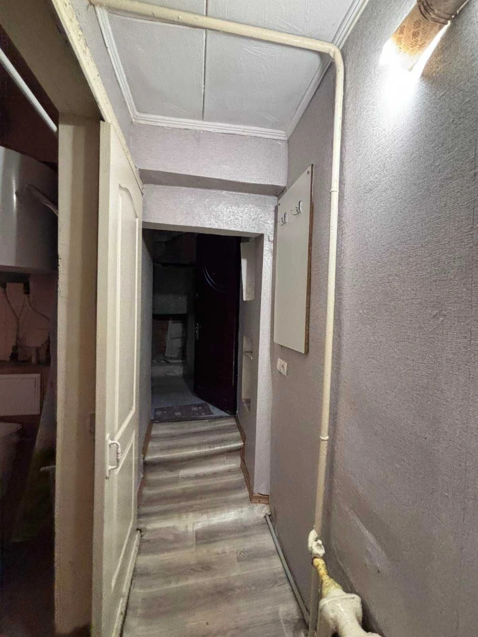 For Sale 1 Room Apartment on Nyzhynska Soborna Square Street