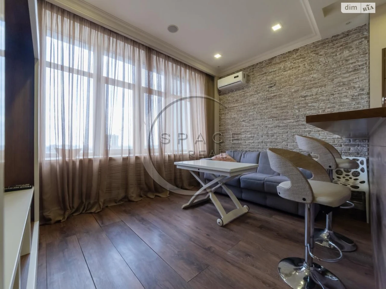 Long-Term Rental - 2-Room Apartment