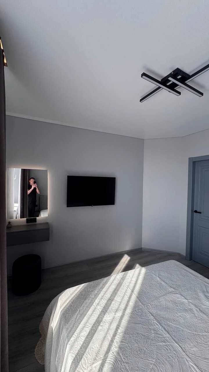 Sale of a one-bedroom apartment with a studio kitchen on вул. Роксо